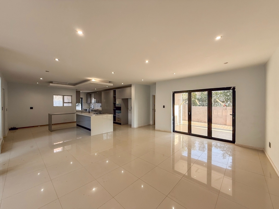 5 Bedroom Property for Sale in Melodie North West